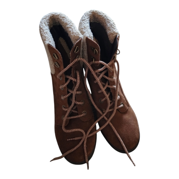 Evolve by Easy Spirit Everett Suede Faux Fur Ankle Wedge Boots in Brown Size 10W - Picture 1 of 7